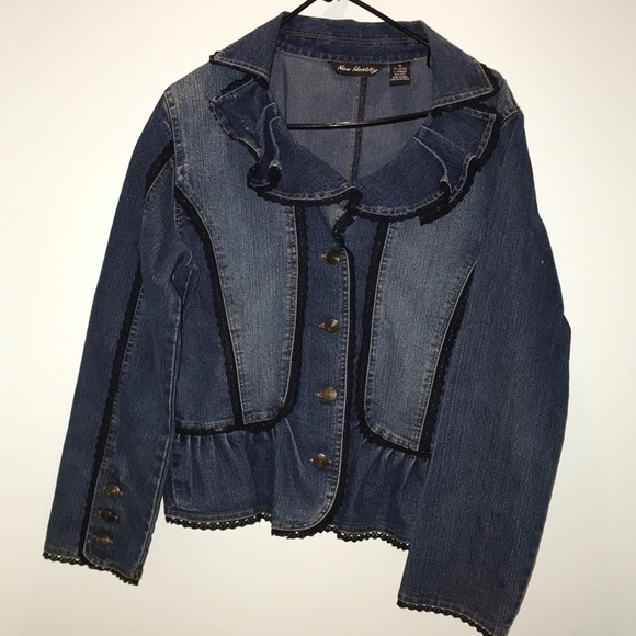 New Identity medium ruffle and black lace jacket w button front and sleeves. - Picture 1 of 10